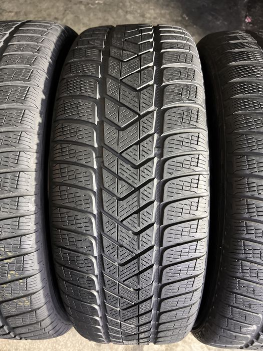 4 anvelope iarna 235/65/17 , Pirelli !