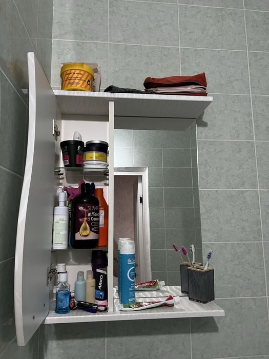 Раковина и шкаф с зеркалом продам