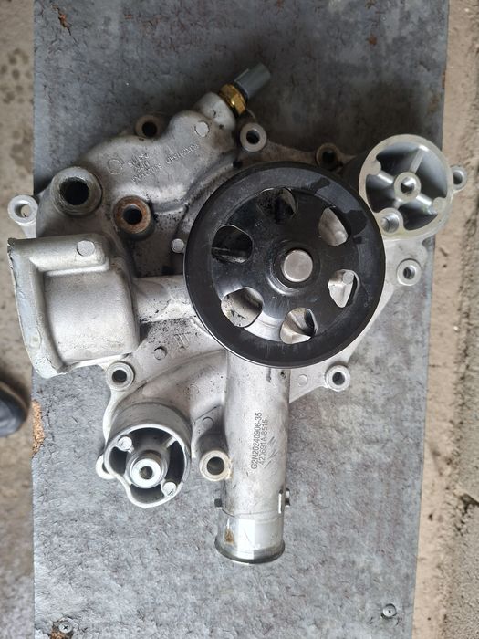 Помпа Крайслер 300с 5.7 хемми