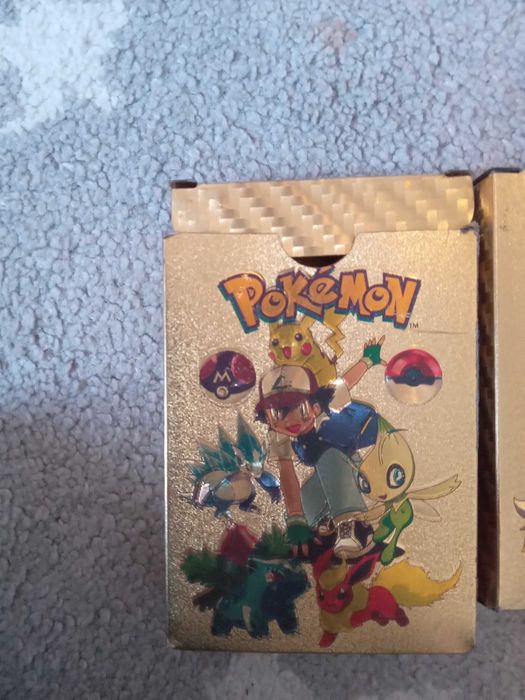 Set 137 carti Pokémon