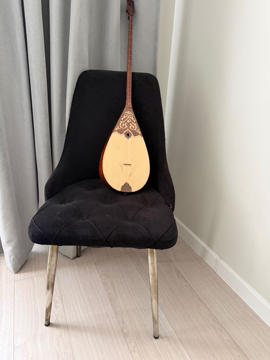 Стулья черного цвета