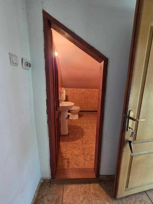 Vanzare sau Schimb: Casa pentru locuinta /Cladire uz comercial /Inchiriere: 5 camere, 3 bai, 2 pivnite, 2 parcari, 2 camari - localizare Dej, CJ