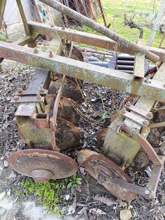 Продавам навесна V- образна дискова брана