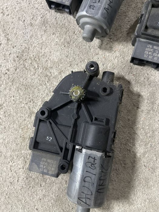 Моторчик люка ауди Q7 2007