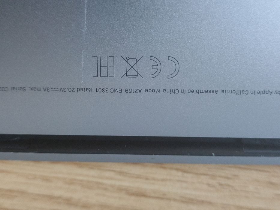 Macbook Pro 13 2019 TouchBar A2159 Emc 3301