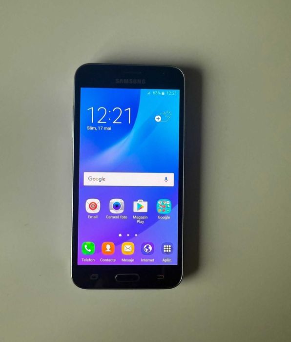 De vânzare  Urgent Samsung J 3 2016