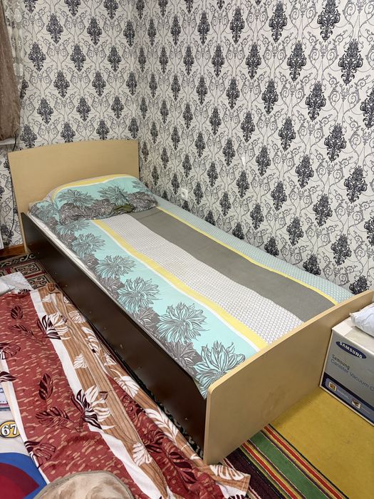 1 kishilik krovat matras bilan | holati yaxshi | arzon