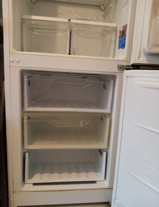 Indesit холодильник  NO FROST