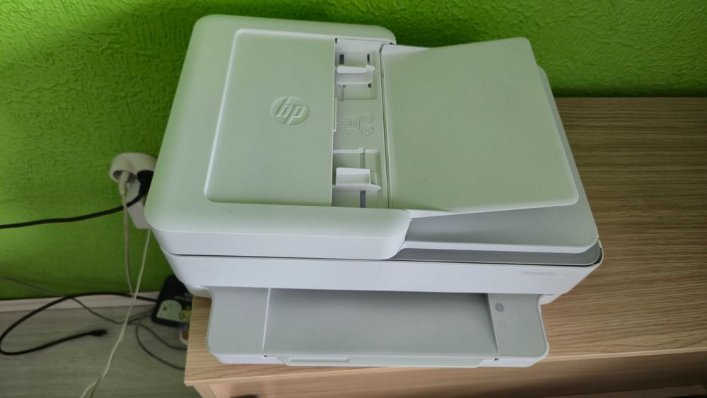Купен 250лв Мастиленоструен цветен принтер HP Deskjet Plus скенр копир