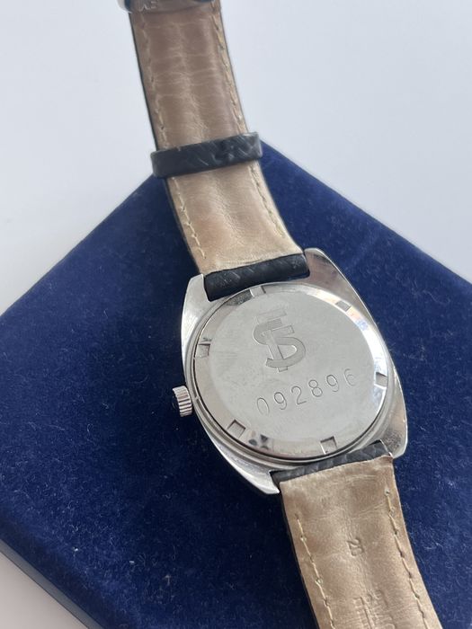 Ceas Universal Geneve