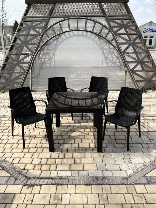 Stol stul kafe va hovli uchun plastnassa