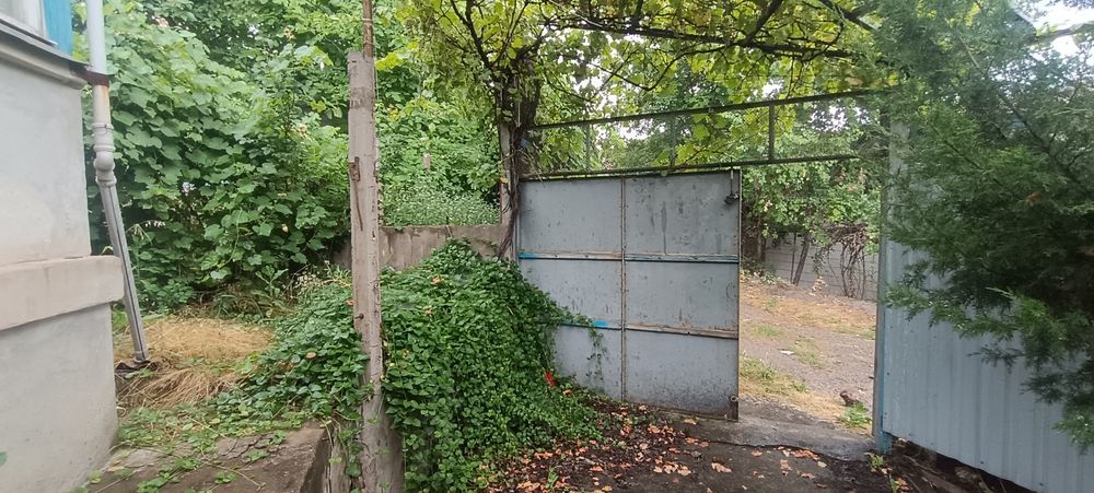 Чарвак дача участок 6,5 соток в центре Чарвака кадастра, дом бассейн