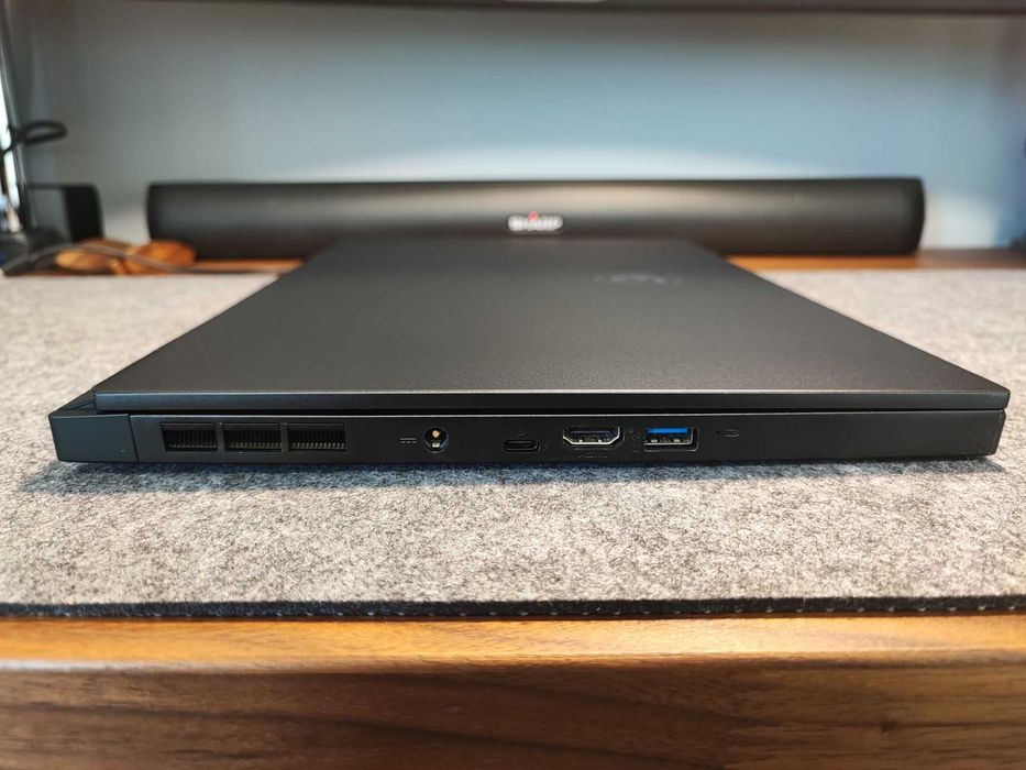 Лаптоп MSI GS66 Stealth