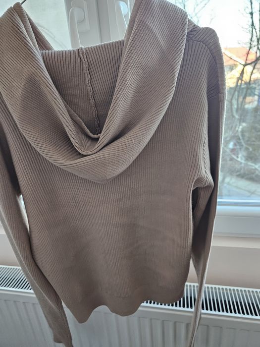 Costum din tricot cu strasuri