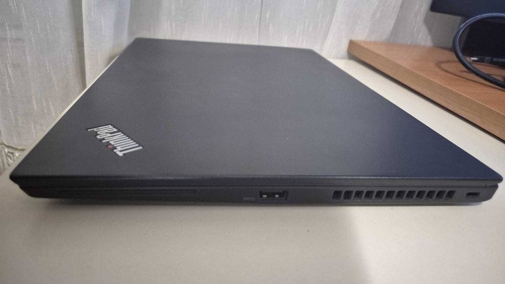 Vând laptop Lenovo ThinkPad T480s i5 16GB RAM 512 SSD