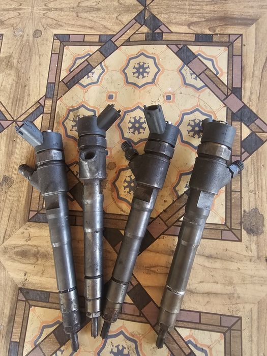 Injectoare Iveco Daily 2.3 HPI euro 5 cod 0445110418 504389548l