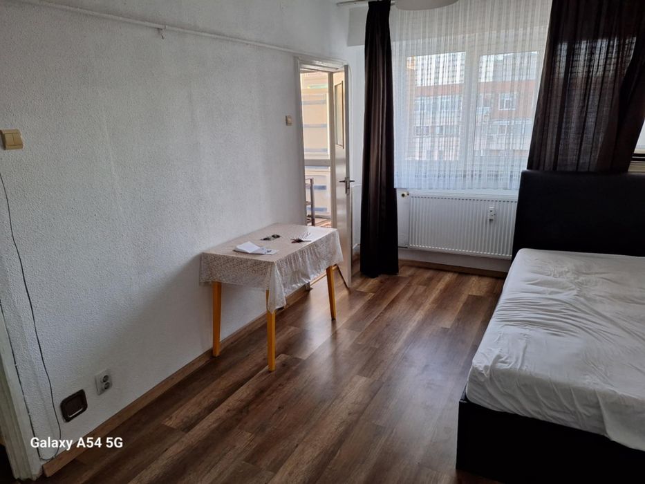 Inchieiez garsoniera