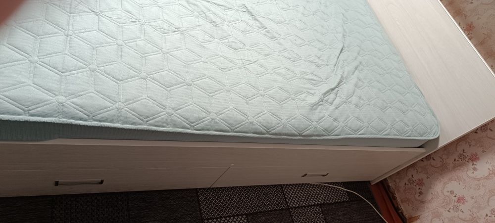 Двухспальная кровать