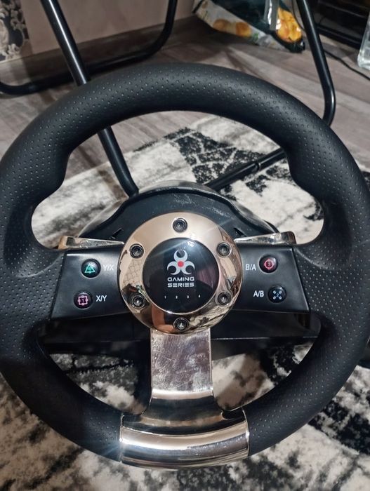 Vând volan de gaming  Myria