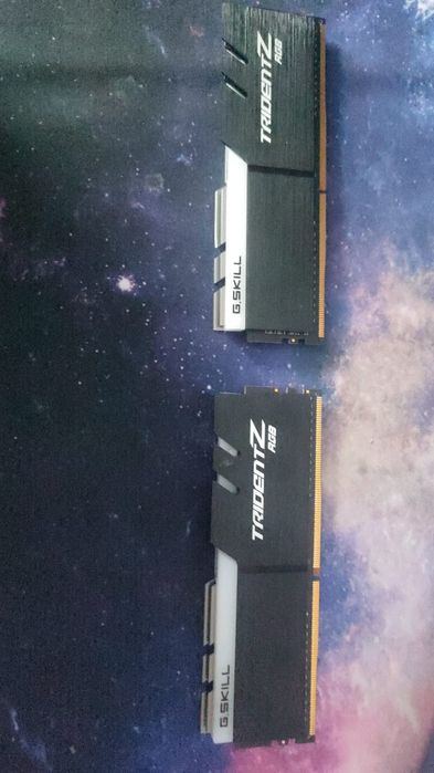Kit 16GB (2x8GB) DDR4 G.Skill Trident Z RGB 3866MHz CL18 - High Perfor