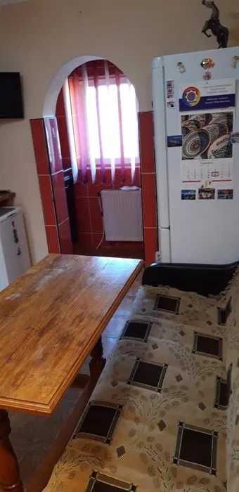 Vind apartament 3 camere ultracentral str Carsium