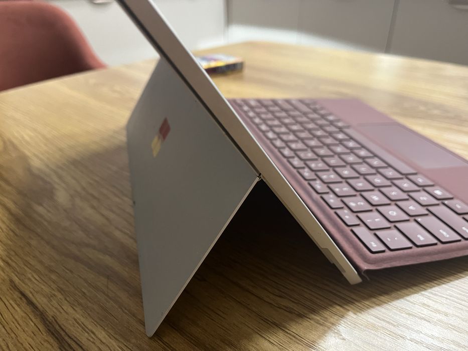 Surface Pro 6 с клавиатурой Alcantara Burgundy i5-8250u 8gb 128 ssd