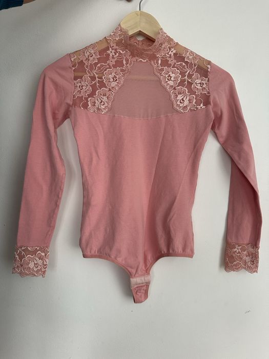Боди с дълъг ръкав и дантела