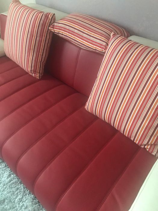 Продам кожаный диван