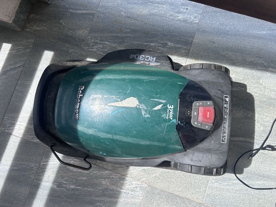 Robot tuns gazon