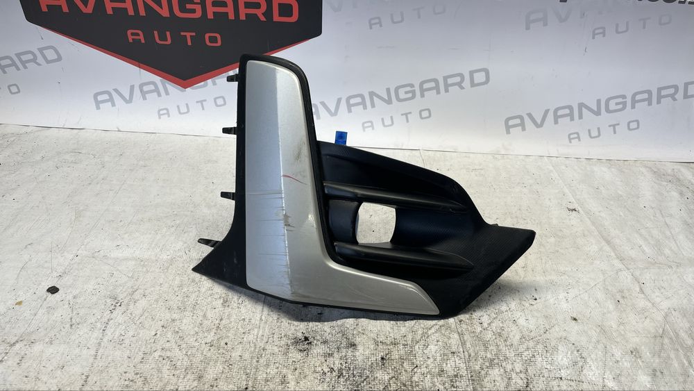 Subaru XV 2 20- дясна решетка за халоген