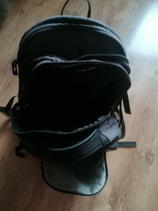 Rucsac Deuter Giga munte drumetii alpinism laptop backpack north face