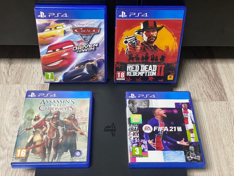PlayStation 4 + Jocuri + 2 Conteollere