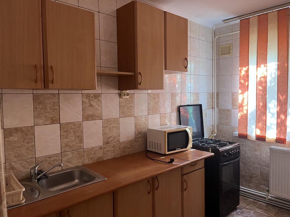 Inchiriez apartament cu o camera zona obor Braila