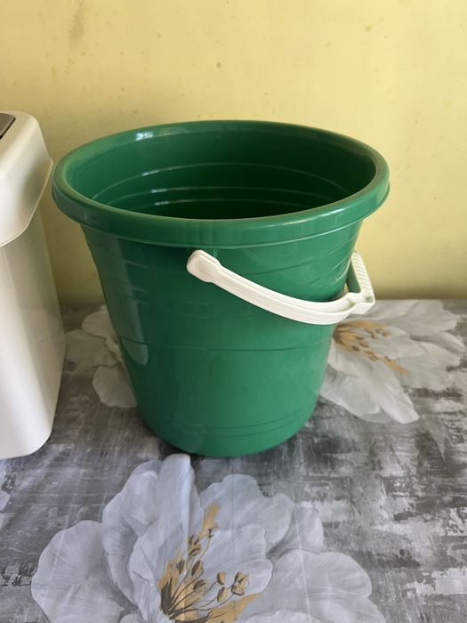 Ведра , пластик , контейнера