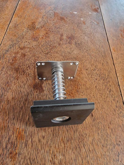 Скоби за монтаж на покрив