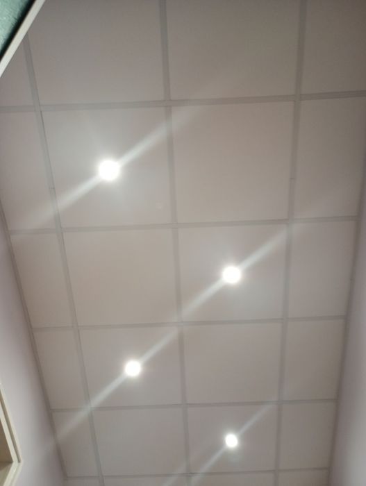 Предлагам доставка и монтаж на растерни окачени тавани за баня .