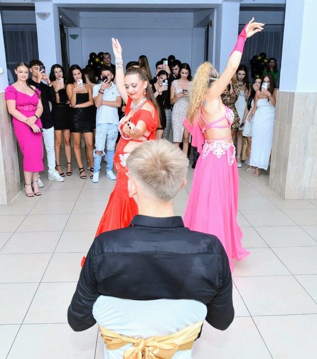 Dansatoare surpriza Bellydance dans oriental evenimente nunta majorat