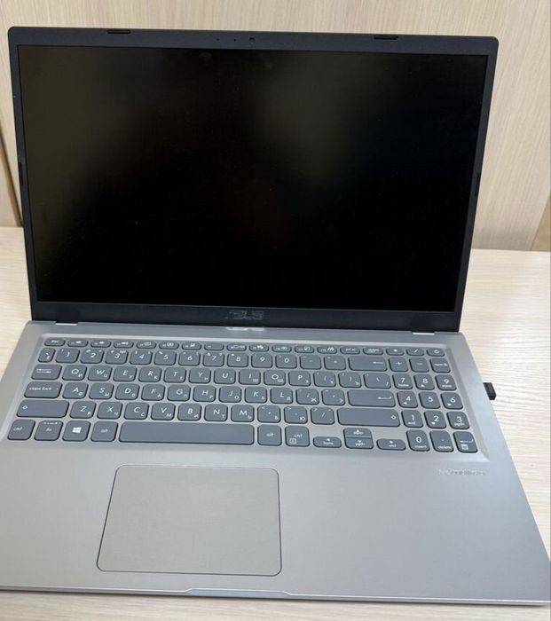 Обмен.Современни ноутбук ASUS Vivobook X515