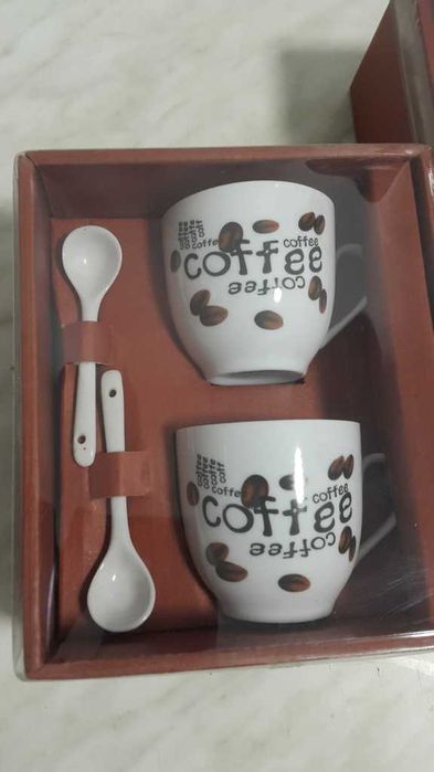 Set de cafea 12 piese 6 cesti 6 farfurioare, imprimeu floral