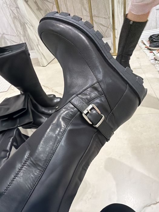 Продаю новые сапоги Sandra