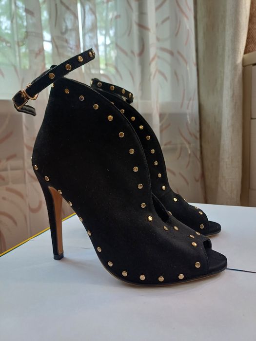 Продам новые туфли размер 36