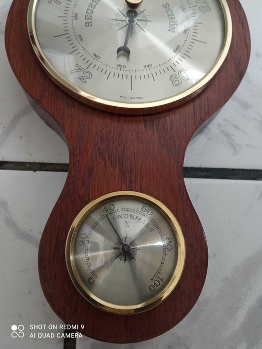 Немски барометър в дървена основа!