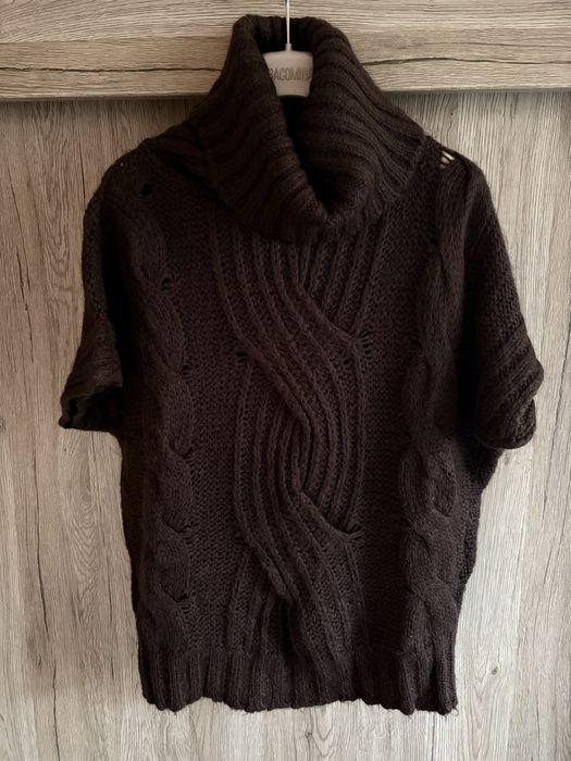 Подарявам дамски пуловер на марката BENETTON размер S/M