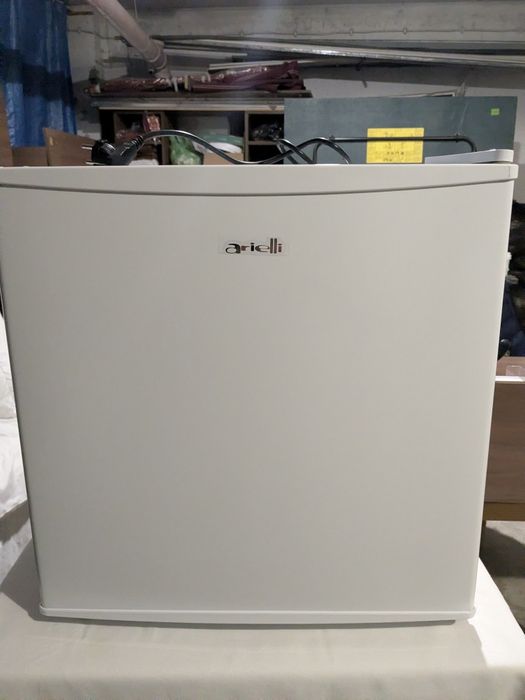 Мини бар компресорен нов в гаранция