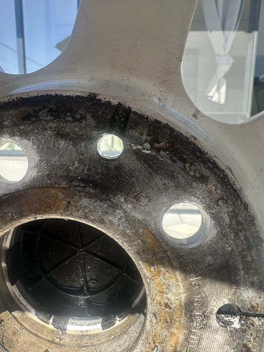 Vand jante aliaj Mercedes 5 buc + cauciucuri 235 / 55 / r18 A221 401 02 02 8j et 43
