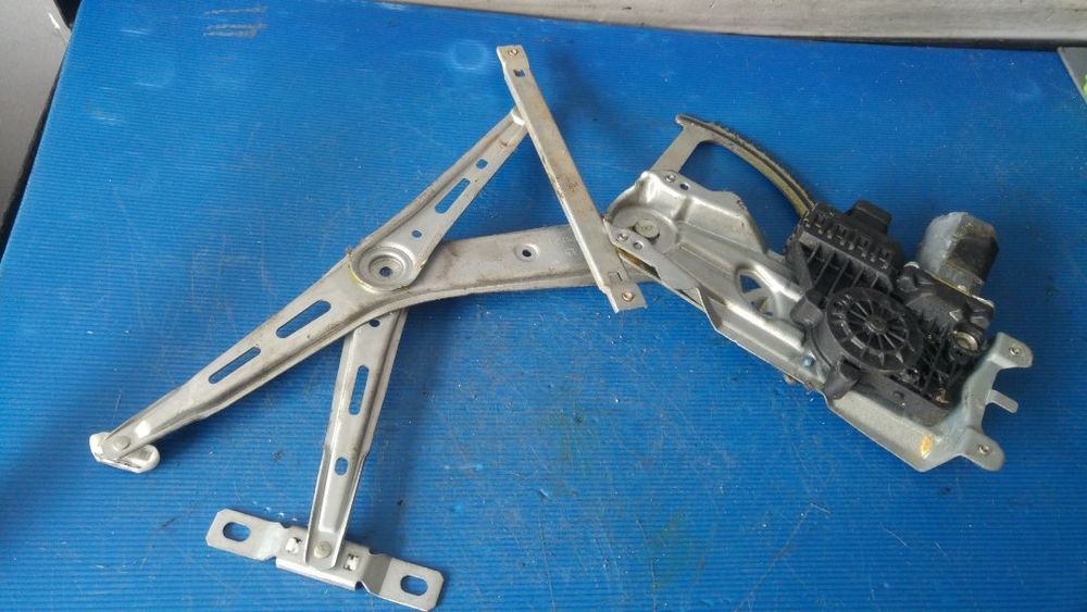macara usa dreapta fata opel zafira b 13132435
