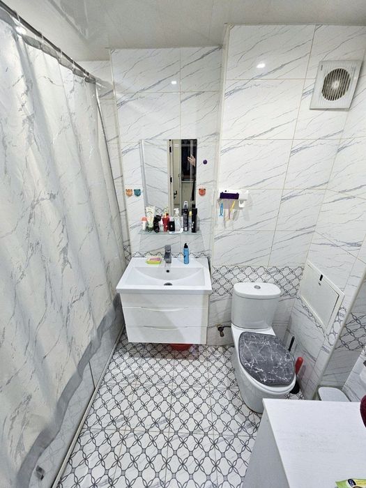 Продаю свою квартиру  в кирпичном доме на Чиланзаре - 2, Ор-р: Аллея