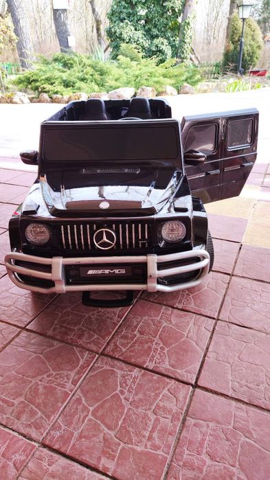 Акумулаторна двуместна кола Mercedes G Class AMG 4x4 24V