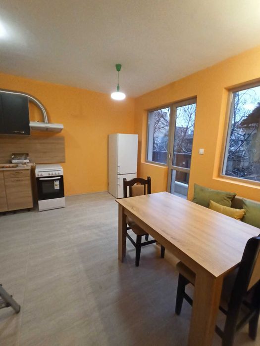 Дава се под наем Двустаен апартамент в Пловдив, Център - 50 кв.м за 375 € - Снимка #2