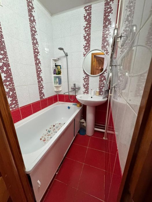 Продам 2-квартиру рядом 7 школы